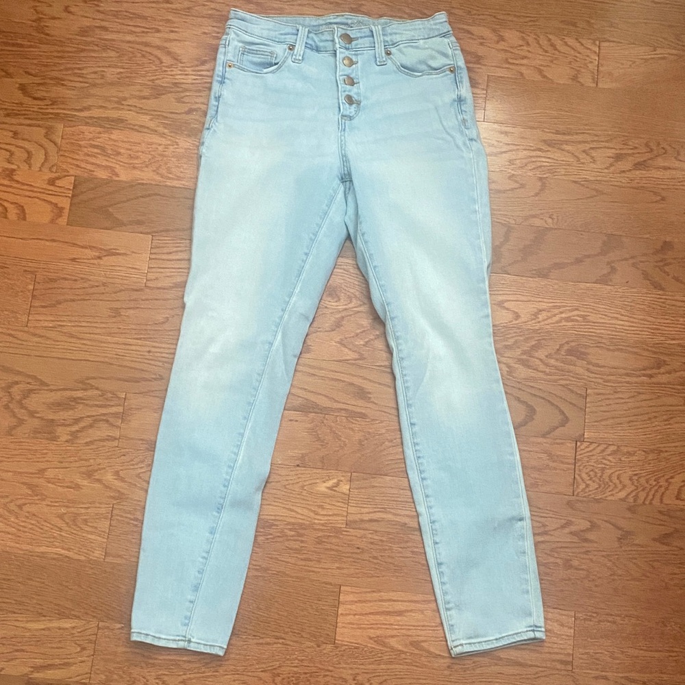 Universal Thread Light Blue High-Rise Skinny Jeans 26/2